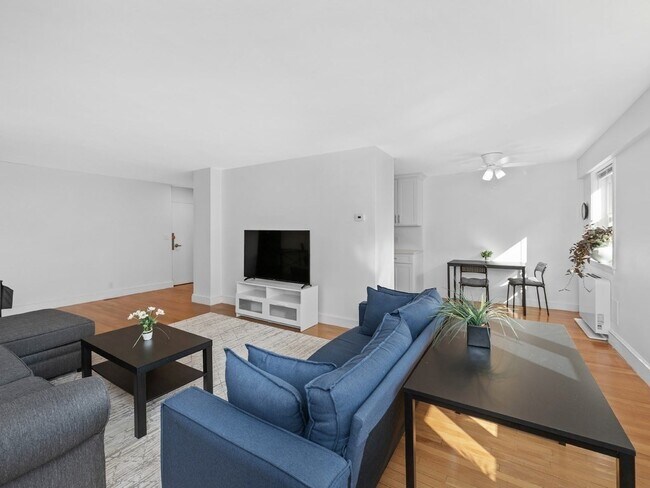 Building Photo - 131 Sewall Ave