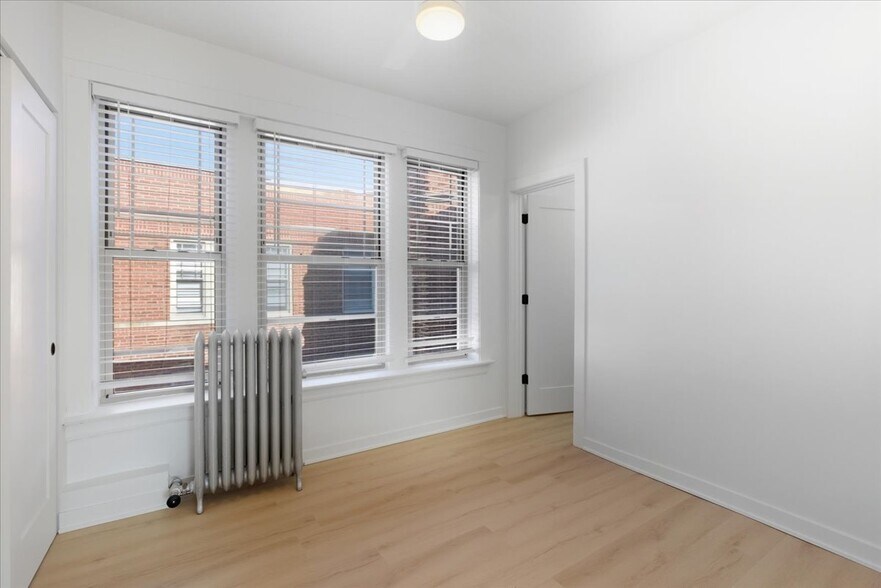 Building Photo - 6977 N Bell Ave