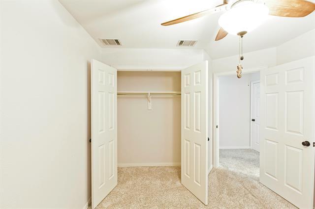 Building Photo - 17007 Vinland Dr