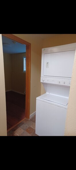 Building Photo - 5120 S Roxbury St