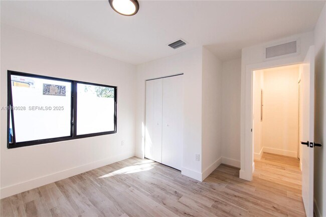 Building Photo - 764 NW 36th Ave