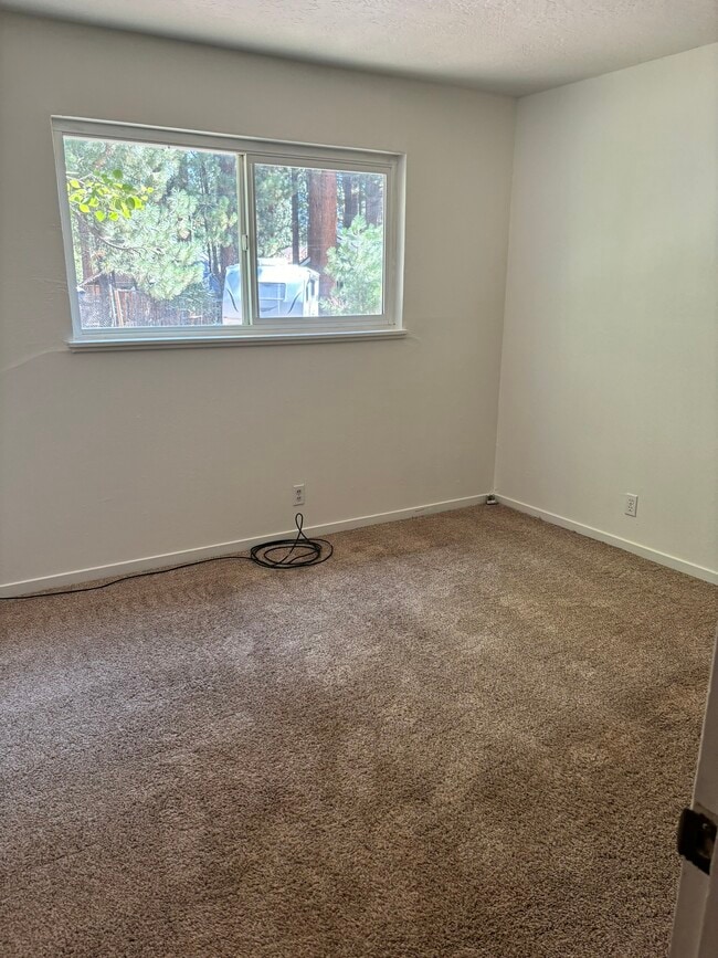 Building Photo - 2708 Armstrong Ave