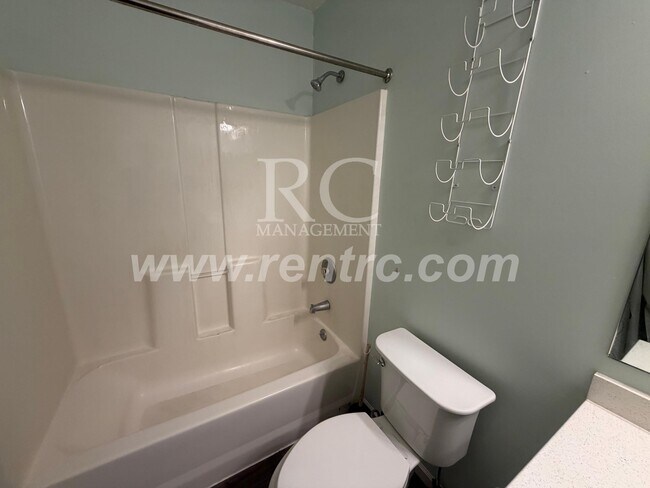 Building Photo - 811-A Fourteenth E (g)-