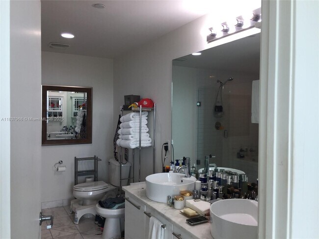 Building Photo - 888 Biscayne Blvd