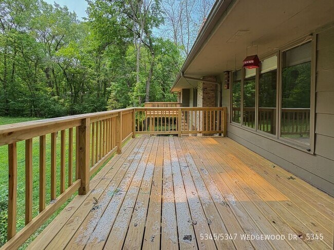 Building Photo - 5345/5347 Wedgewood Dr-5345