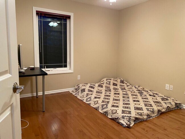 Building Photo - 5030 Archer Ln N