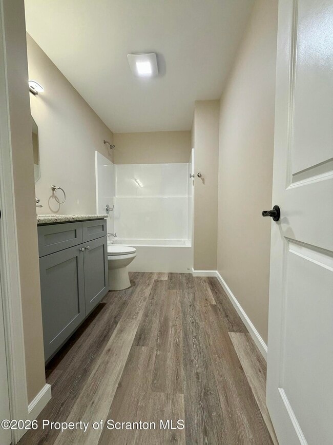 Building Photo - 1058 Lakeland Dr