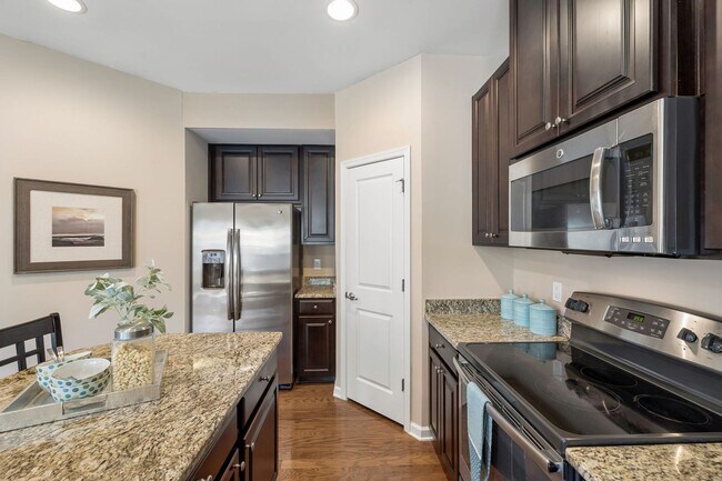 Building Photo - Charming and move-in ready 3-bedroom, 2.5-bath home