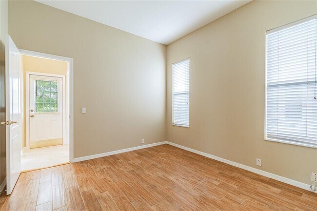Building Photo - 10506 Chelmsford Way
