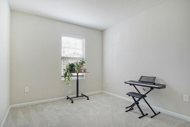 Building Photo - 266 Raspberry Rd