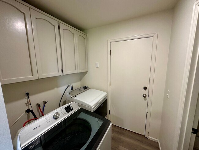 Building Photo - 905 Nooksack Rd