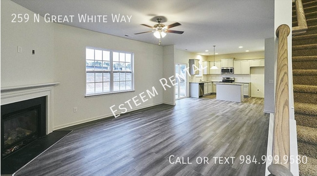 Building Photo - 259 N Great White Way