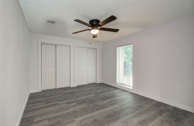Building Photo - 619 River Plantation Dr