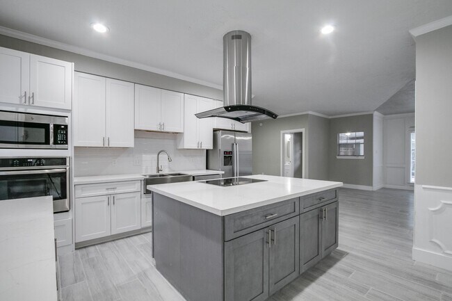 Building Photo - 16623 Wimbledon Forest Dr