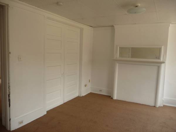 Building Photo - 218 N Craig St