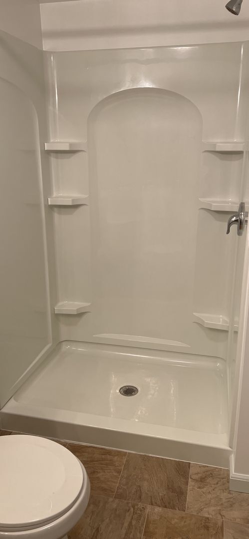 Building Photo - 3 Bedroom 3 Bath House Rental with Basemen...