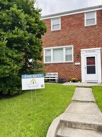 Building Photo - 928 Circle Dr