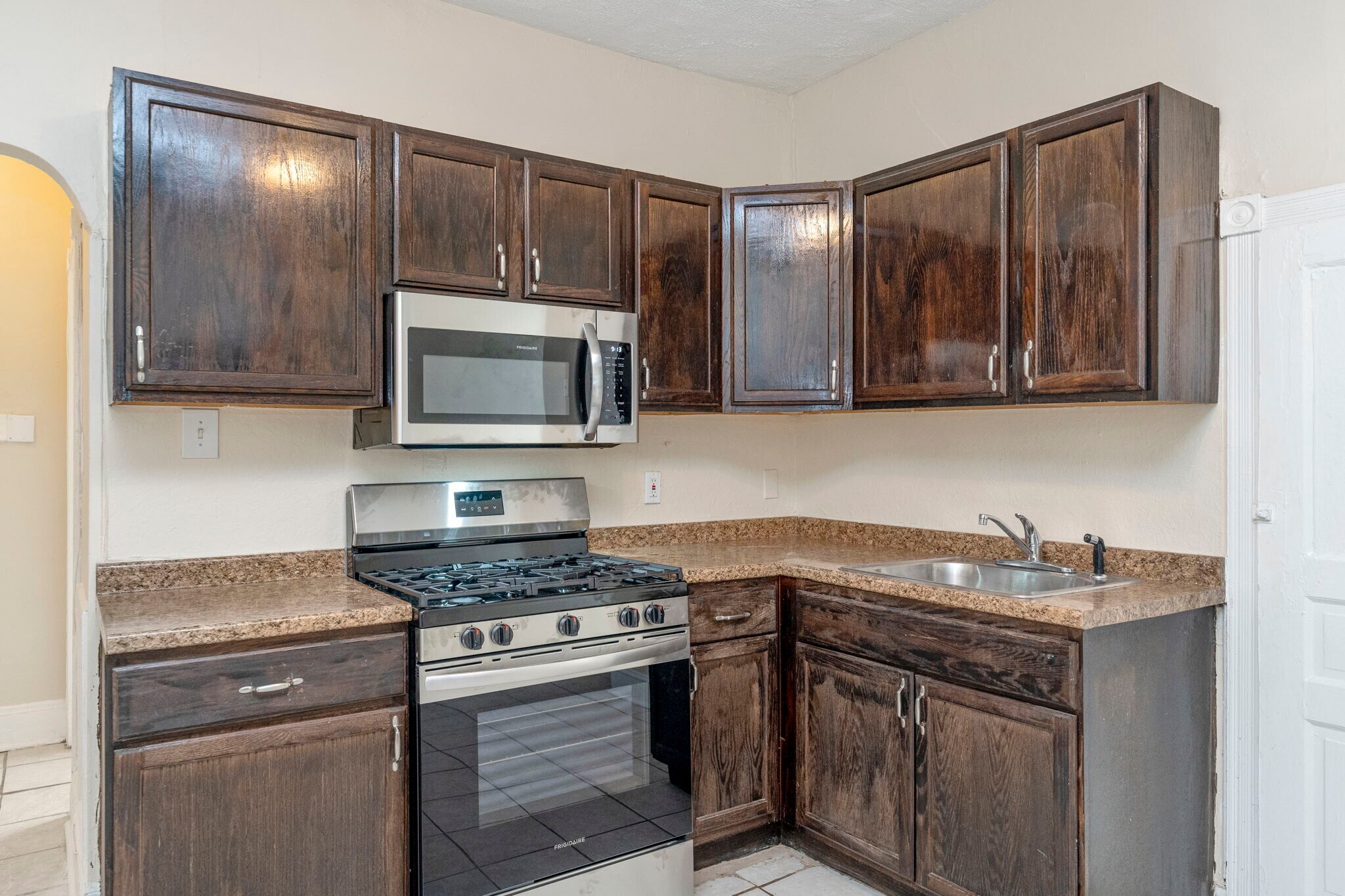 Building Photo - 127 E Durham St