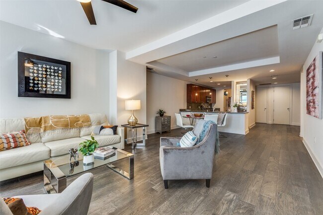 Building Photo - 1505 Elm St