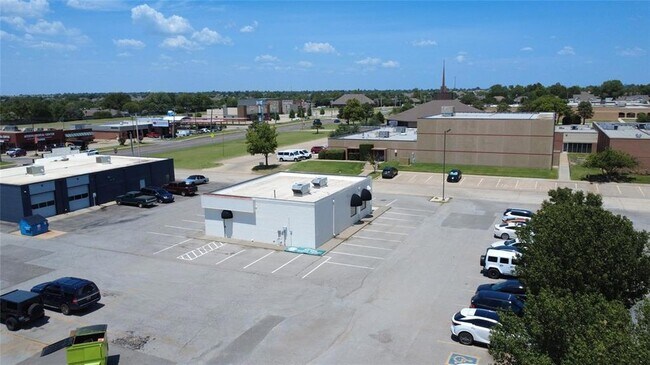 Building Photo - 11704 S Western Ave