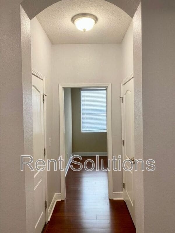 Building Photo - 7506 S West Shore Blvd