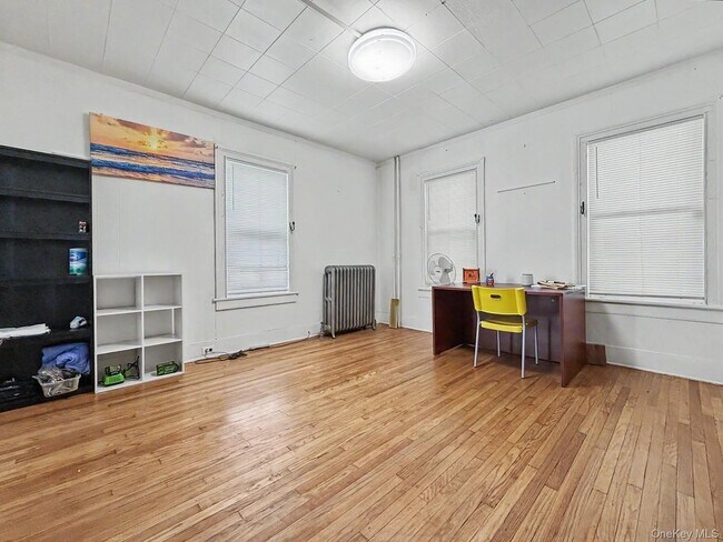 Building Photo - 63 Fowler St
