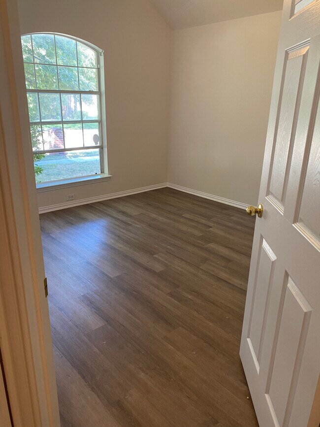 Building Photo - 5205 Crossvine Ln