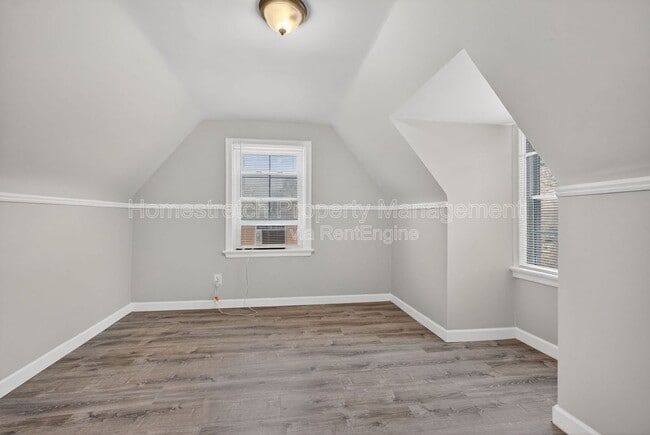 Building Photo - 5 Van Crest Ln