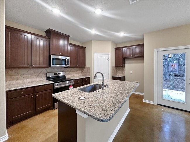 Building Photo - 104 Osage Dr