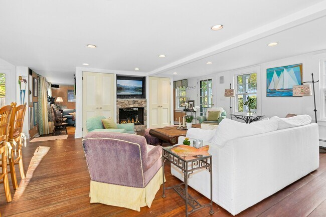 Building Photo - 561 Middlesex Rd