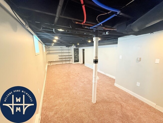 Building Photo - 5065 N Berkeley Blvd