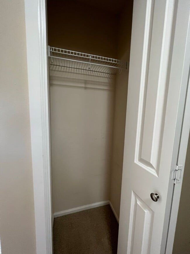 Building Photo - 2 Bedroom 1.75 Bathroom Condo in North Bellingham