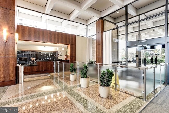 Building Photo - 3705 S George Mason Dr