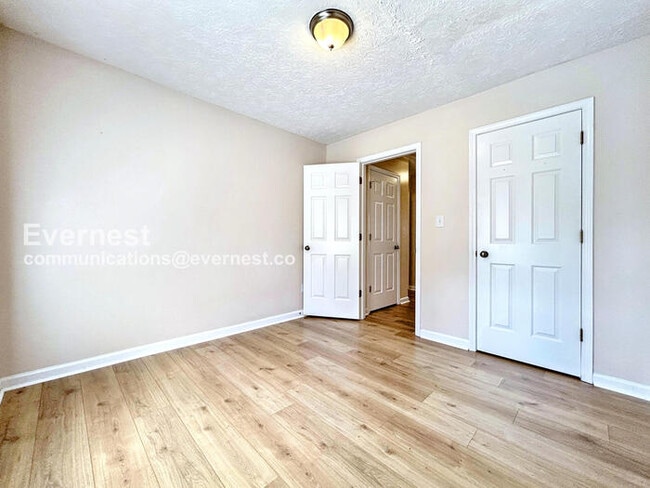 Building Photo - 567 Marshall Fuller Rd