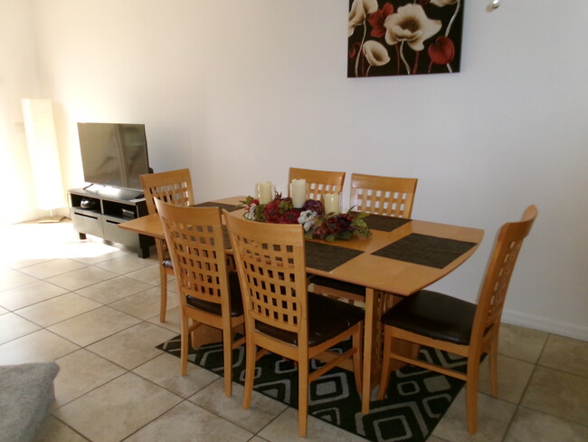 Dinning - 1285 South Beach Cir