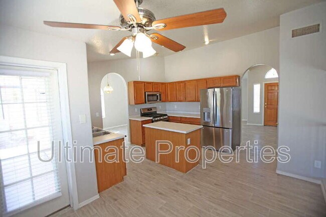 Building Photo - 8537 W Windsor Dr