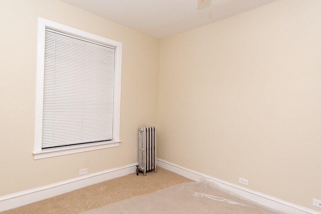 Building Photo - 1360 E 52nd St