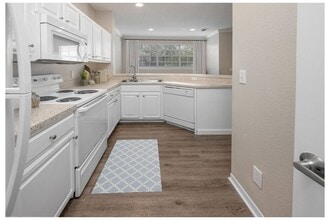 Building Photo - Henley Tampa Palms