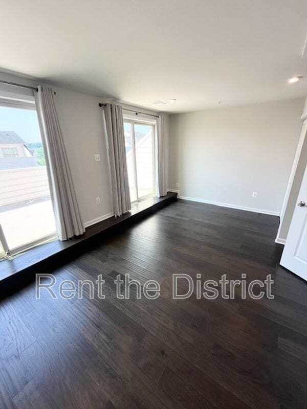 Building Photo - 3633 Jamison St NE