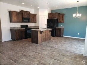 Building Photo - Gorgeous 3 bedroom 2.5 baths with great am...
