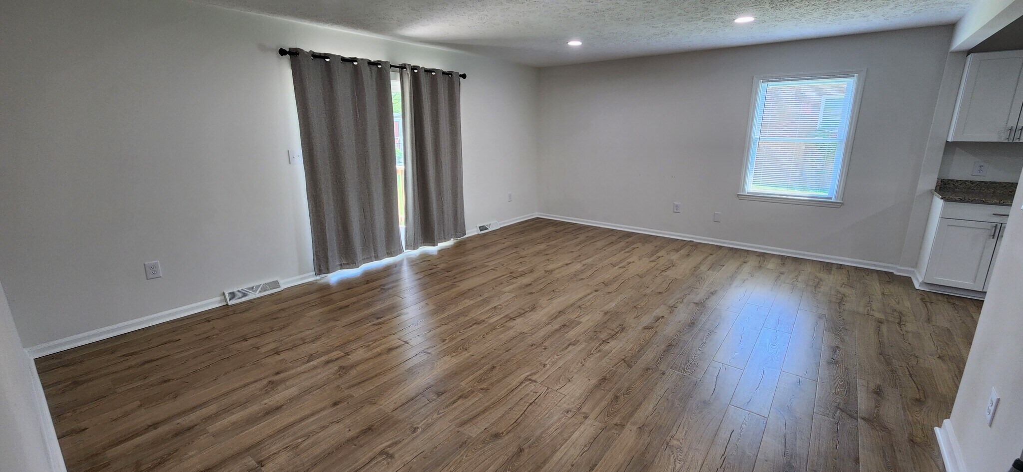 Living /Main Room - 1704 Danbury Dr