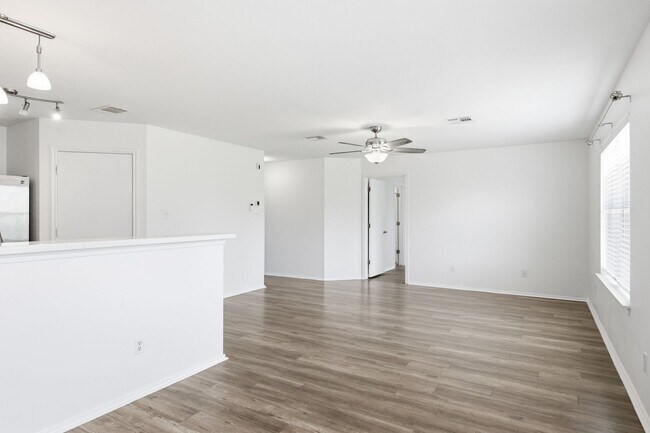 Building Photo - 209 Rinehardt St