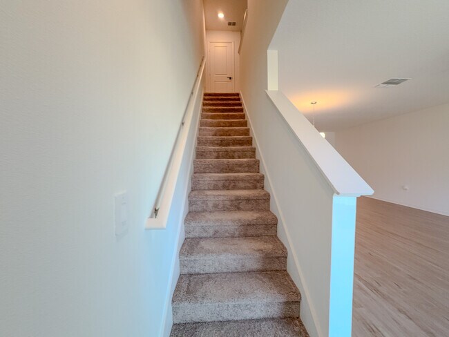 Building Photo - 9419 Westside Hls Dr