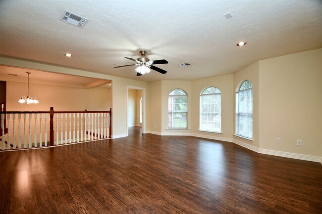 Building Photo - 5211 Holly View Dr