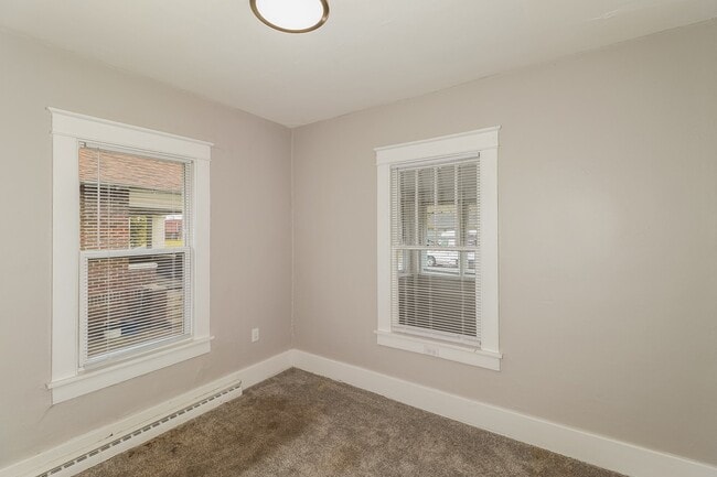 Building Photo - 521 Dale Ave