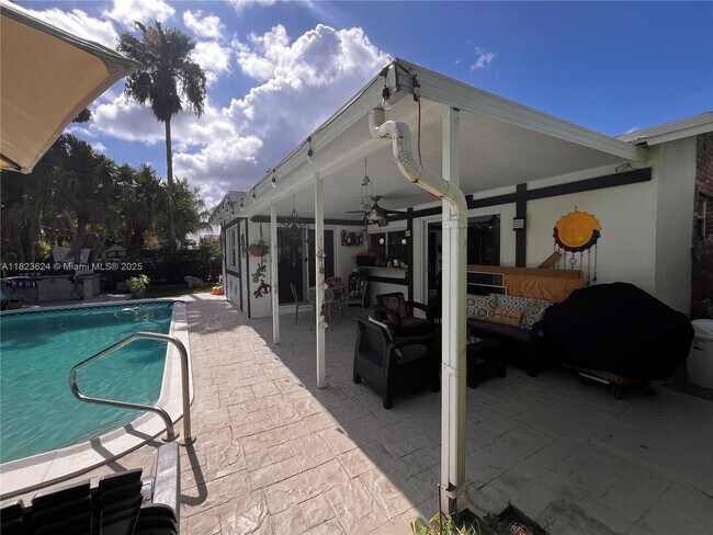 Building Photo - 12381 NW 29th Manor