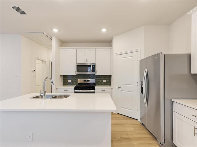 Building Photo - 506 Cottner Dr