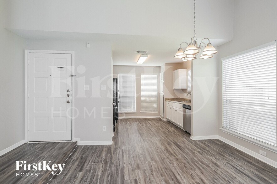 Building Photo - 7610 San Benito Dr