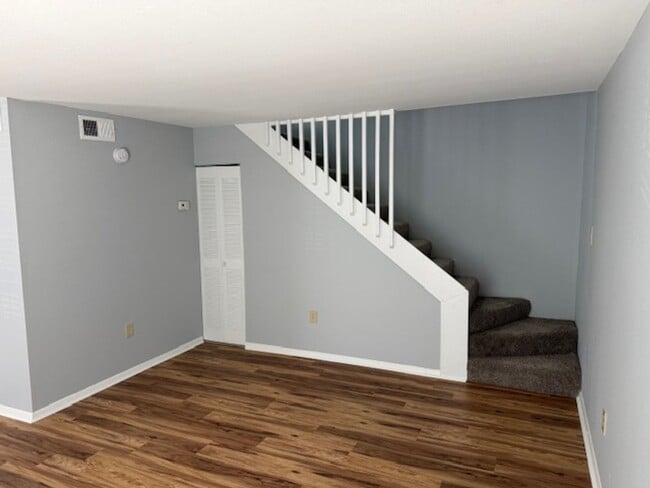 Building Photo - 2 BED 1.5 BATH CONDO COMING SOON!
