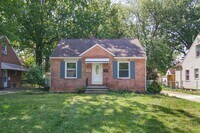 Building Photo - Fully Updated Home For Rent in Euclid